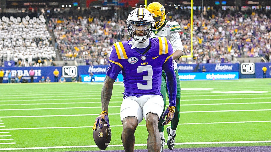 lsu-wide-receiver-discusses-chemistry-with-garrett-nussmeier,-team’s-mindset-amid-national-championship-hopes
