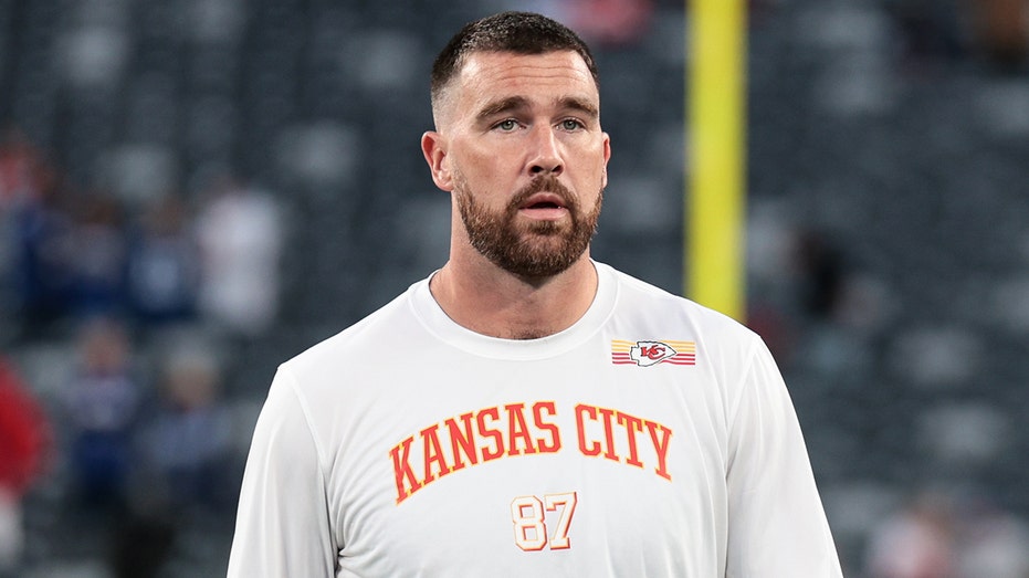 chiefs’-andy-reid-brushes-off-latest-heated-incident-with-travis-kelce