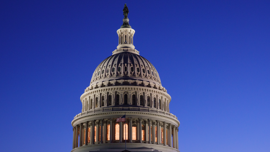 white-house-tells-federal-agencies-to-prepare-layoff-plans-as-government-shutdown-looms