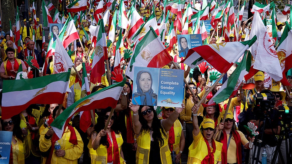 iranian-americans-and-dissidents-rallied-against-‘murderous-regime-agents’-as-iran’s-president-addressed-unga
