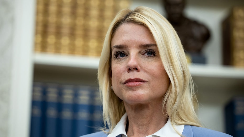 bondi-declares-‘new-era-of-political-violence’-as-federal-agents-deploy-to-ice-facilities-nationwide