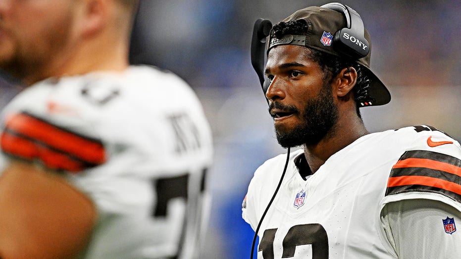 ex-nfl-coach-blasts-shedeur-sanders:-‘quit-being-an-embarrassment’