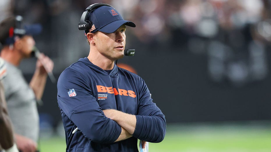 bears-coach-ben-johnson’s-awkward-exchange-with-nfl-reporter-sparks-social-media-frenzy