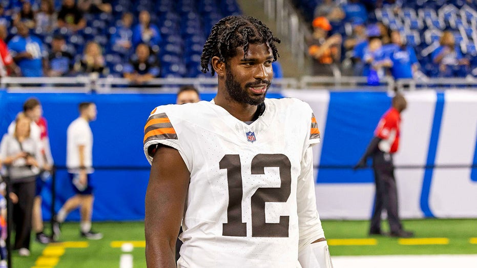 super-bowl–winning-coach-questions-why-third-string-qb-shedeur-sanders-is-getting-interviews-after-viral-clip