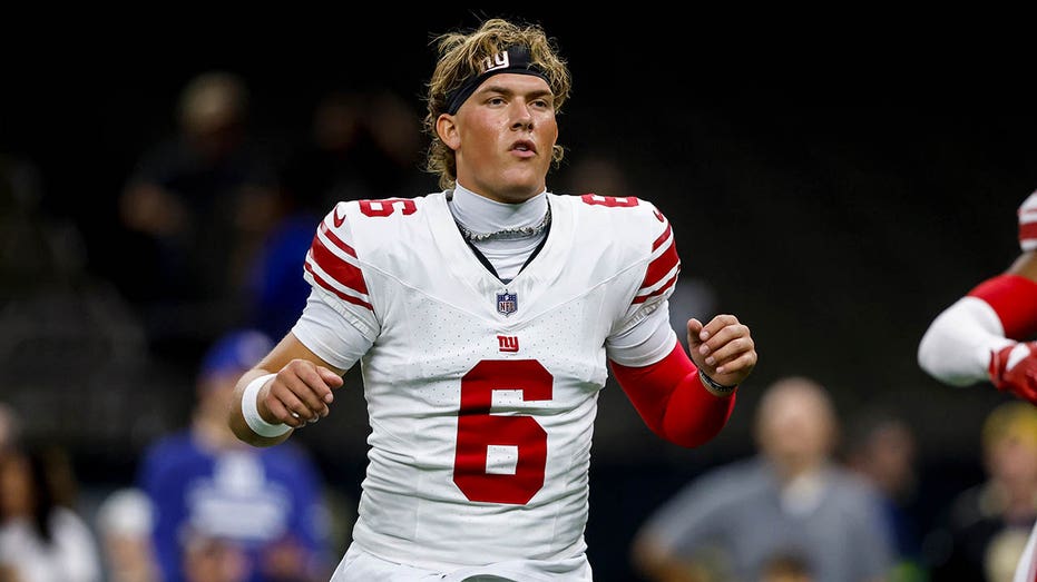 jaxson-dart’s-mom-draws-spotlight-during-giants’-game-against-saints