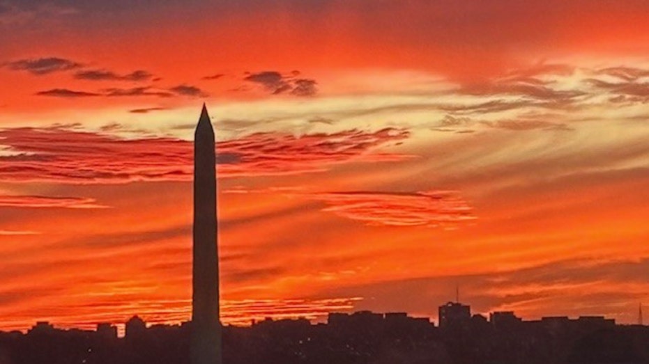 ominous-red-and-orange-skies-had-capitol-hill-take-notice-as-shutdown-loomed