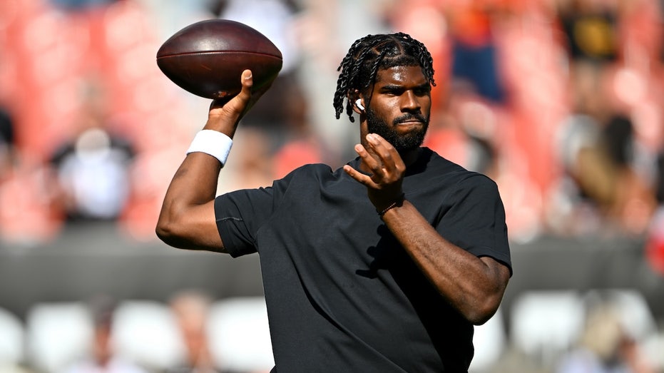 veteran-nfl-agent-weighs-in-on-shedeur-sanders’-status-with-browns-amid-recent-controversy,-qb-changes