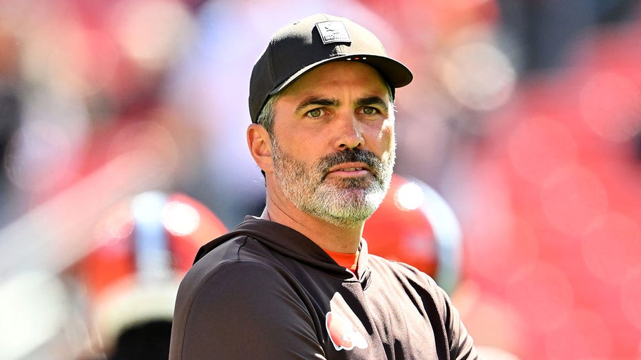 browns’-kevin-stefanski-refuses-to-confirm-shedeur-sanders-as-backup-quarterback-despite-joe-flacco-trade