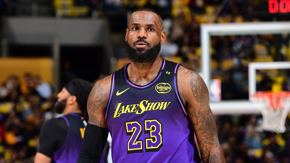 lakers’-lebron-james-sidelined-for-multiple-weeks-with-sciatica,-putting-opener-status-in-question