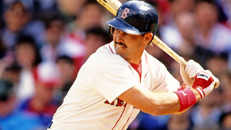 ex-red-sox-star-mike-greenwell-dead-at-62-after-cancer-battle