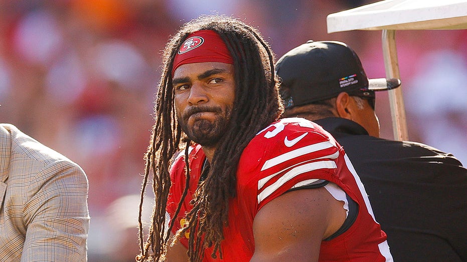 49ers-star-linebacker-fred-warner-carted-off-field-with-gruesome-ankle-injury-against-buccaneers