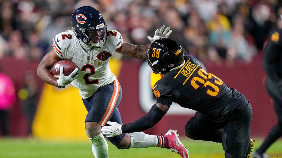 bears-star-dj-moore-hospitalized-overnight-after-monday-night-victory-over-commanders