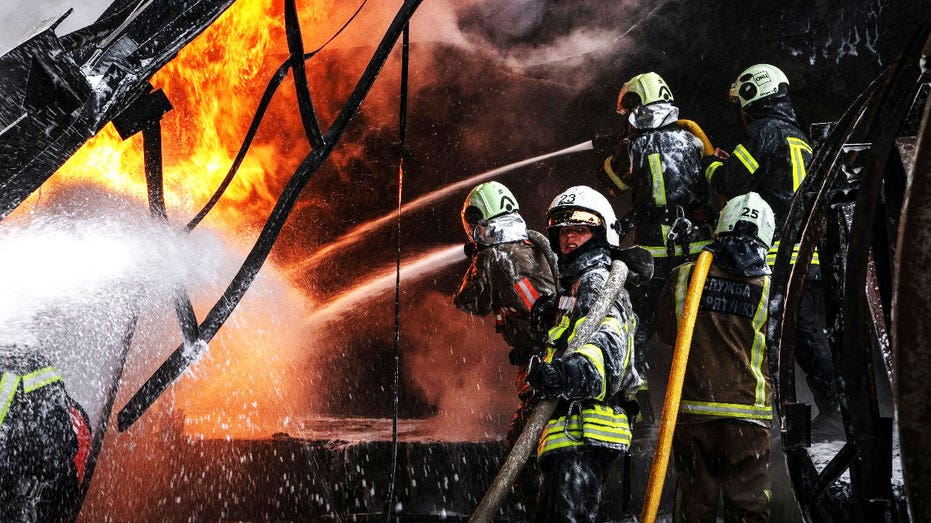 trump-speaks-with-putin-as-russian-strikes-pound-ukraine-ahead-of-zelenskyy-meeting