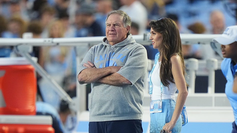 bill-belichick,-jordon-hudson’s-hot-mic-moment-leaked-amid-unc’s-drama-filled-season