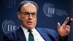 bank-chief-says-us-firm-collapses-ring-‘alarm-bells’