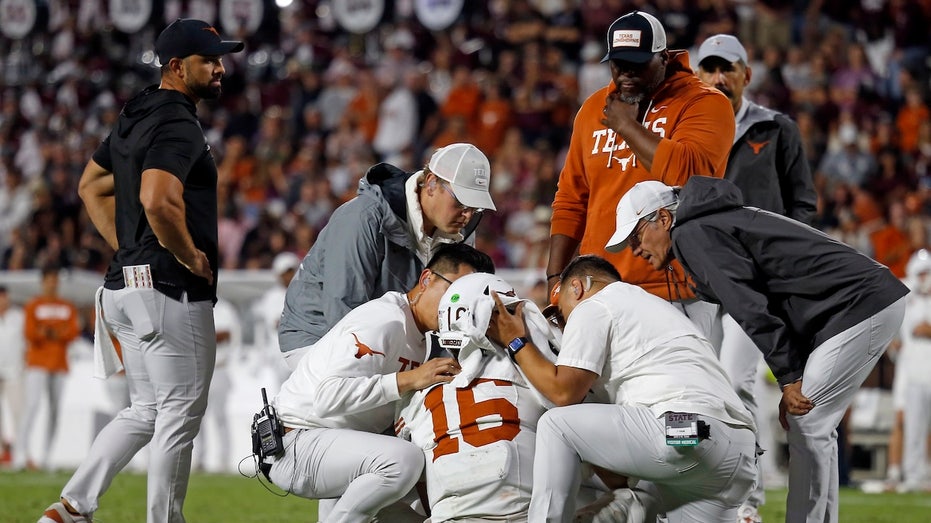 arch-manning-hurt-during-texas’-dramatic-comeback-win-over-mississippi-state