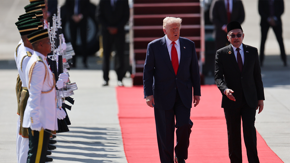 trump-witnesses-thailand,-cambodia-sign-peace-expansion-months-after-brokering-ceasefire