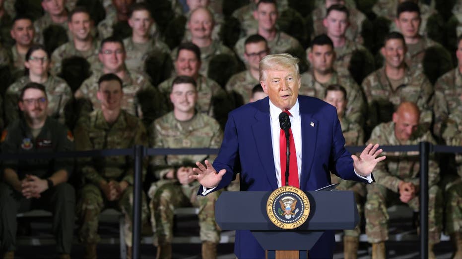 trump-ally-who-donated-$130-million-to-pay-troops-amid-shutdown-revealed-as-reclusive-billionaire-heir:-report