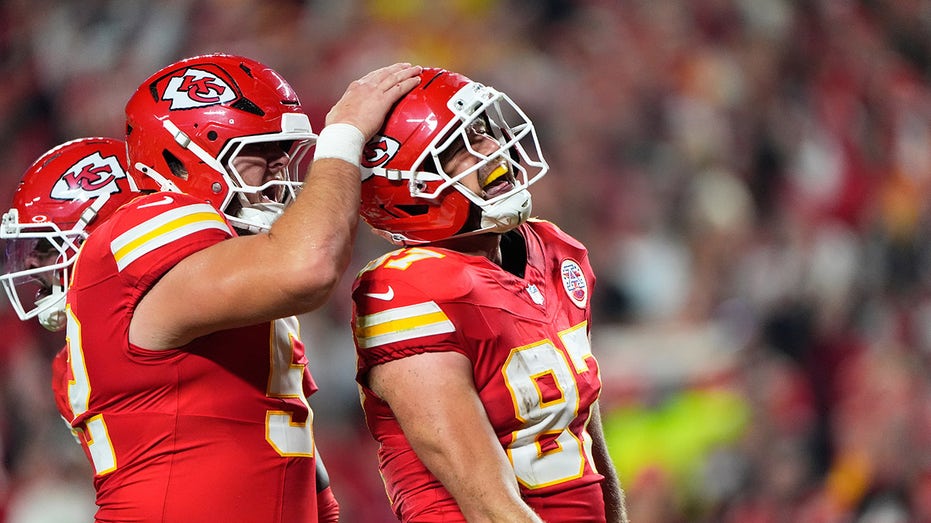 travis-kelce-ties-chiefs’-touchdown-mark-as-kansas-city-puts-on-show-in-win