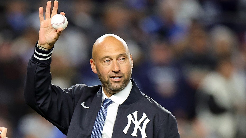 derek-jeter-jokes-with-dodgers-star-mookie-betts-about-2020-world-series-win-in-covid-shortened-season