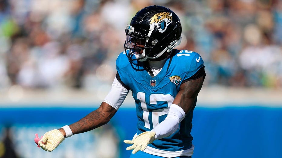 jaguars’-travis-hunter-surprisingly-lands-on-injured-reserve;-coach-noncommittal-about-return-for-this-season