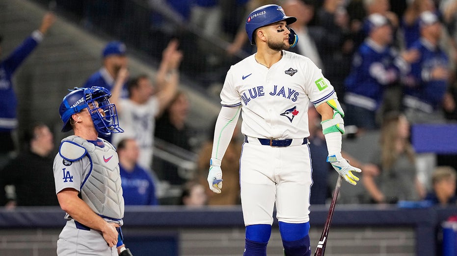 blue-jays’-bo-bichette-sends-fans-into-frenzy-with-epic-game-7-home-run