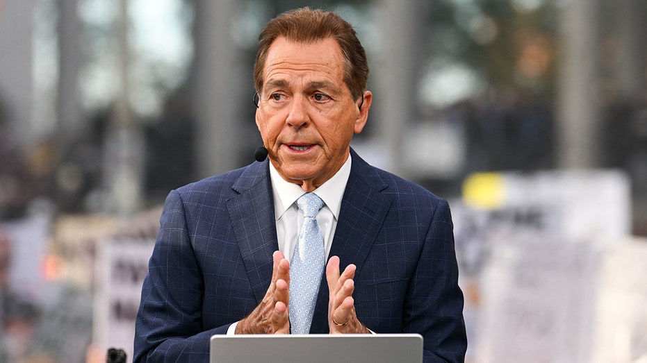 legendary-alabama-coach-nick-saban-recalls-regrettable-decision-made-during-otherwise-storied-career
