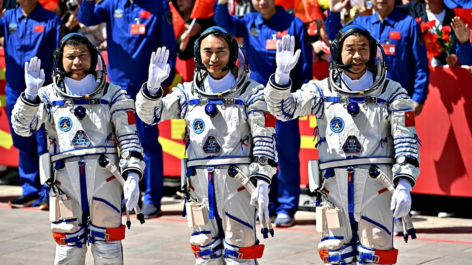 chinese-astronauts-stranded-in-space-after-debris-strikes-return-capsule-during-mission