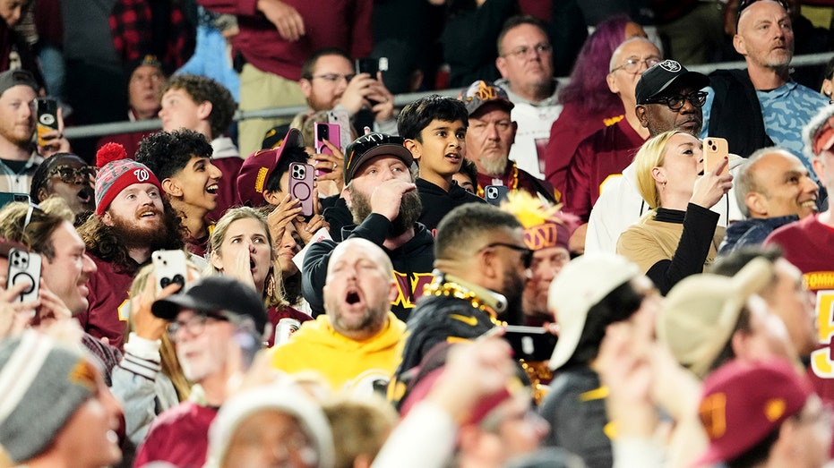 commanders-fans-face-backlash-for-booing-trump-during-us-military-ceremony