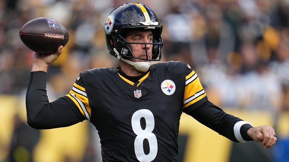 steelers’-aaron-rodgers-to-miss-game-vs-bears-over-broken-wrist