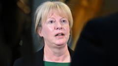 no-changes-to-scottish-income-tax-plan,-robison-says