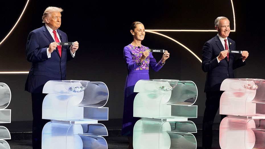 president-trump,-tom-brady-and-other-sports-legends-reveal-2026-fifa-world-cup-groupings