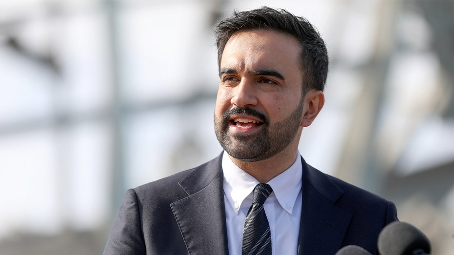 nyc-mayor-elect-tells-residents-how-to-resist-ice-agents-knocking-at-their-door-in-new-video