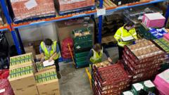 food-parcels-help-thousands-at-christmas