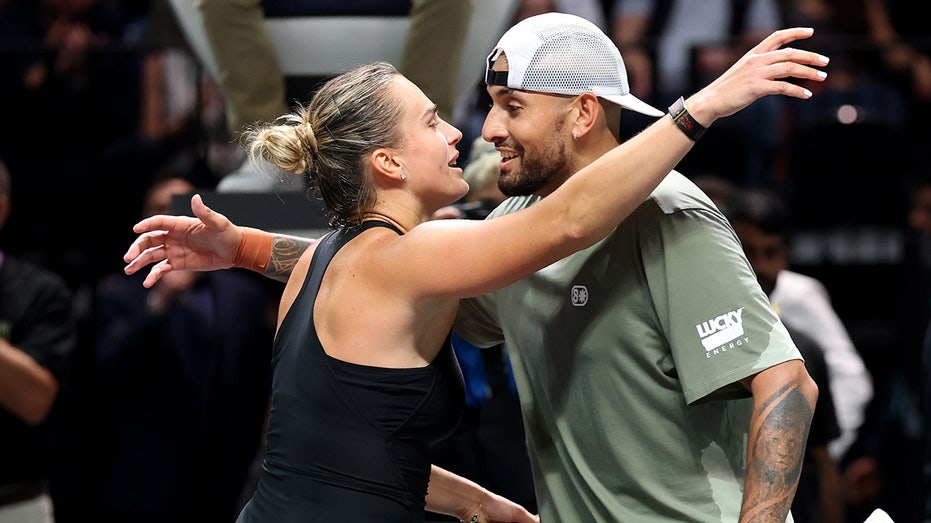 ‘battle-of-the-sexes’-tennis-match-proves-critical-point-about-men-in-women’s-sports,-ex-nfl-kicker-suggests