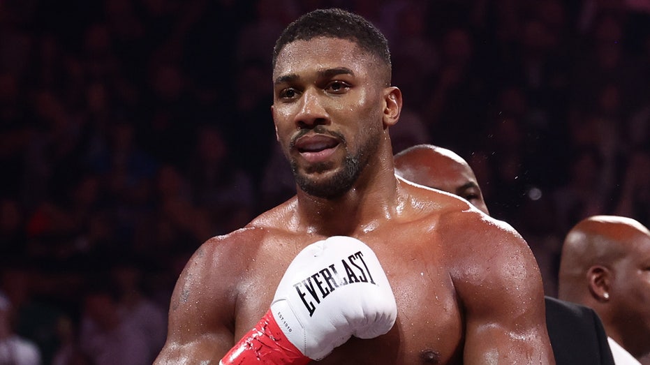 driver-charged-after-crash-that-injured-boxer-anthony-joshua,-killed-two-friends