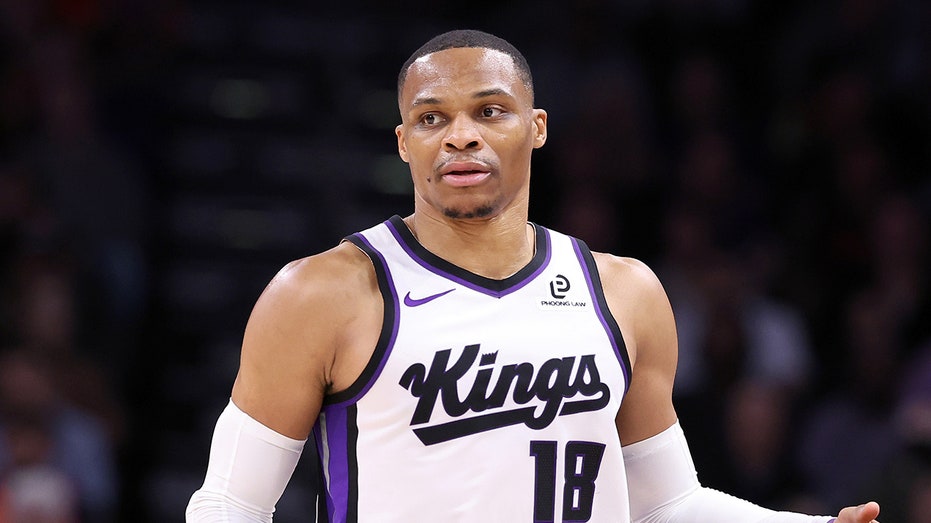 russell-westbrook-makes-nba-history,-passing-oscar-robertson-in-scoring-milestone