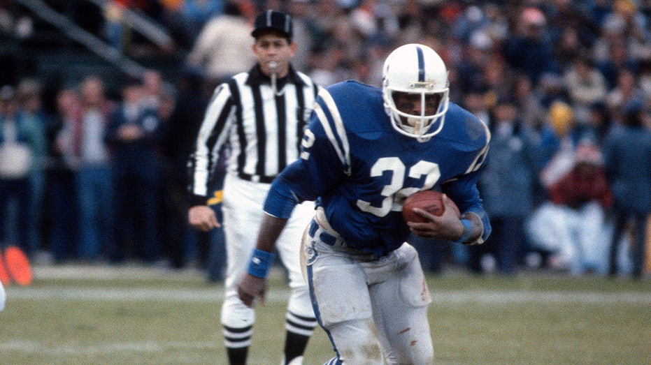 former-colts-rb-randy-mcmillan,-known-for-historic-debut,-dies-at-67
