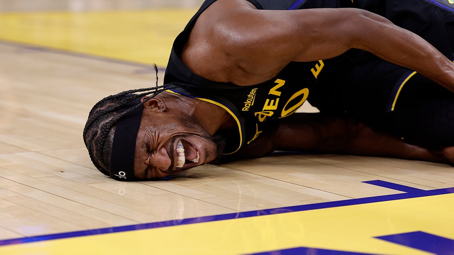 warriors-star-jimmy-butler’s-season-over-after-devastating-knee-injury-against-heat