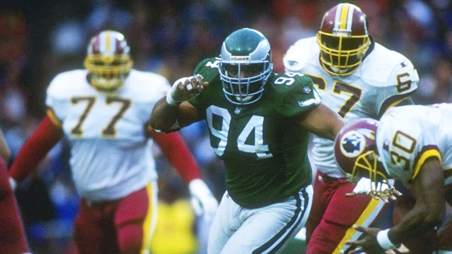 former-nfl-defensive-lineman-stabbed-to-death-in-los-angeles,-records-show