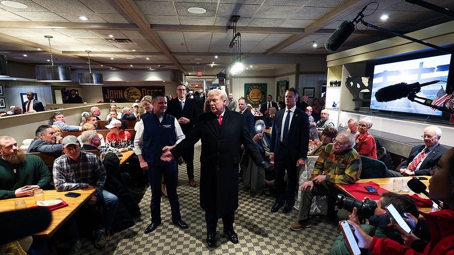 iowa-man-stops-trump-at-restaurant-with-unexpected-request-before-speech