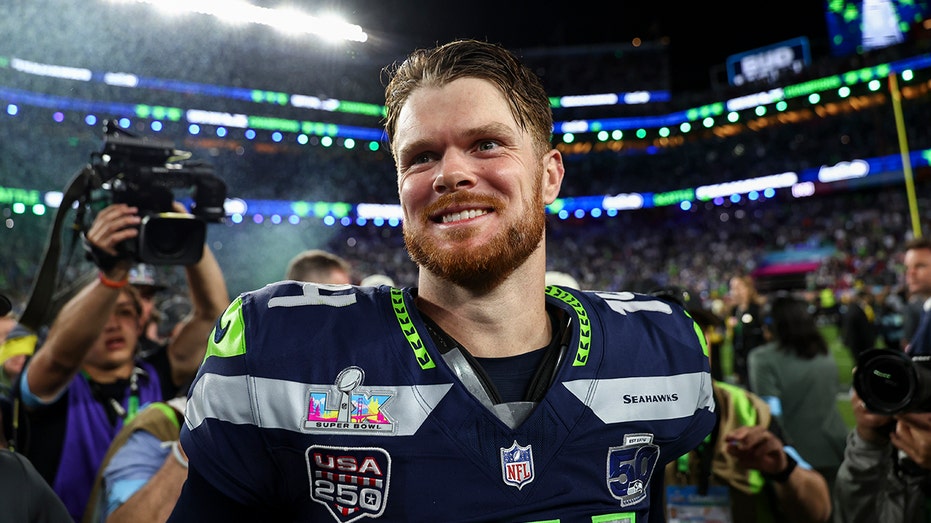 sam-darnold-on-what-his-nfl-journey’s-lesson-would-be-after-super-bowl-win:-‘always-believe-in-yourself’