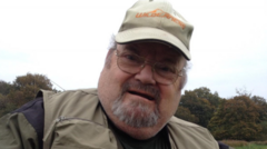 teen-had-to-tell-deaf-mum-her-dad-might-die