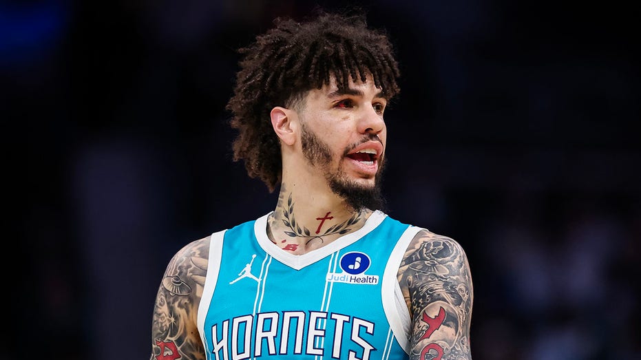 lamelo-ball’s-custom-hummer-loses-wheel-in-charlotte-crash-during-all-star-break