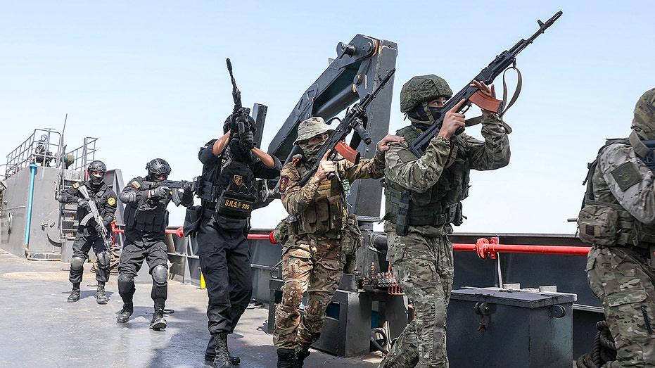 iran-covertly-repositions-strike-drones-amid-russia-drills-in-strait-of-hormuz,-expert-says