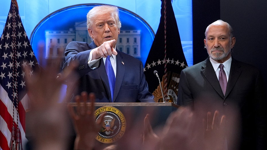 trump-raises-global-tariff-to-15%