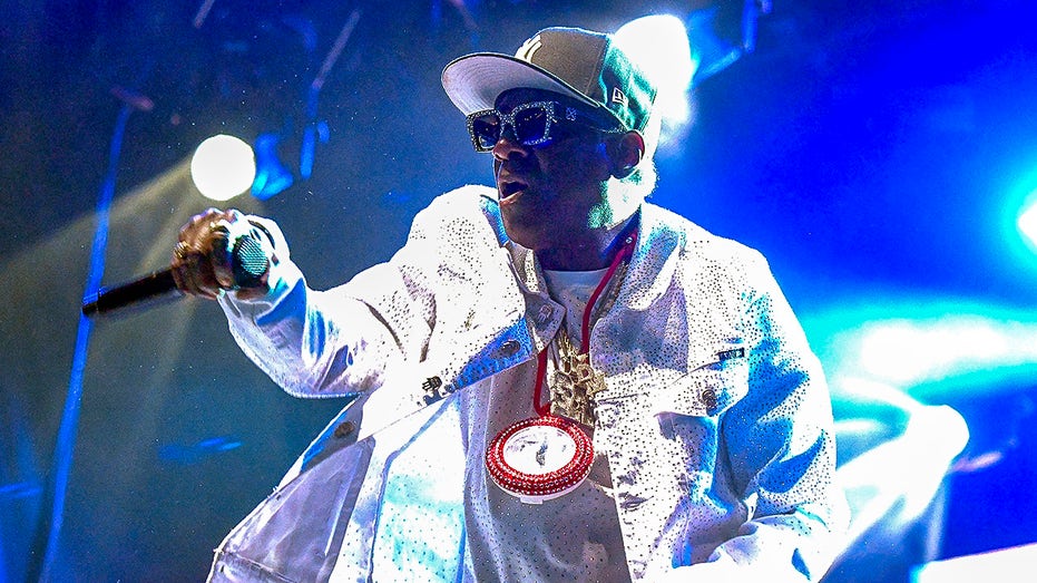 flavor-flav-invites-us-women’s-hockey-team-to-las-vegas-for-olympic-celebration-after-trump-snub