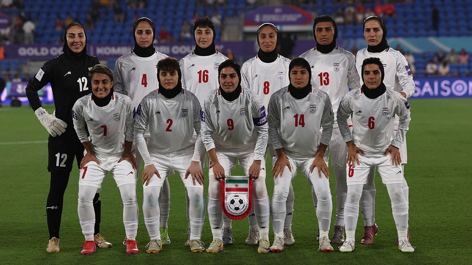 iranian-women’s-soccer-team-refuse-to-sing-national-anthem-in-silent-protest-at-asian-cup