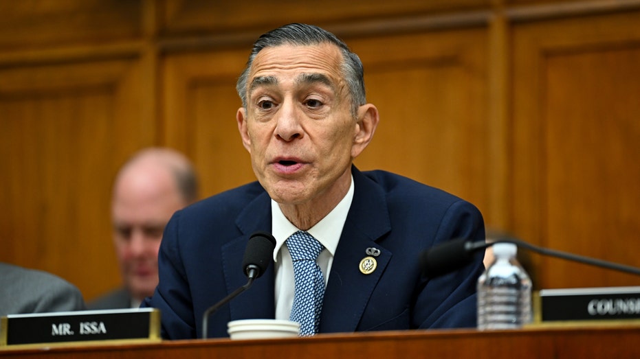 california-rep.-darrell-issa-to-retire,-endorses-jim-desmond-to-succeed-him