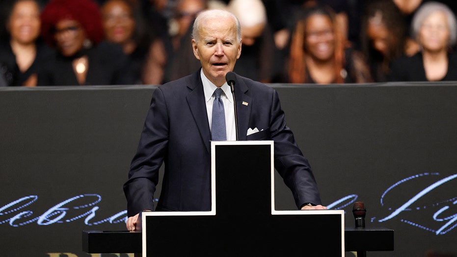 biden-says-‘i’m-a-h—-of-a-lot-smarter-than-most-of-you’-to-crowd-at-jesse-jackson’s-funeral